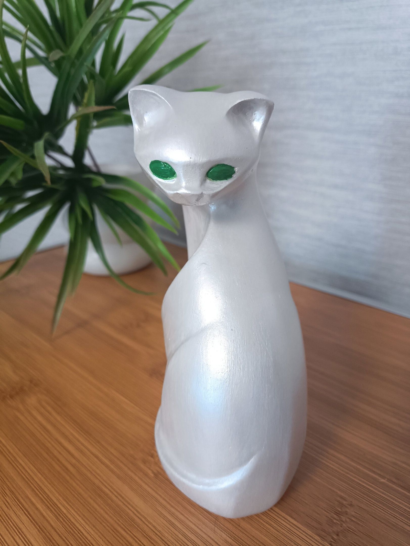  Статуэтка кошка